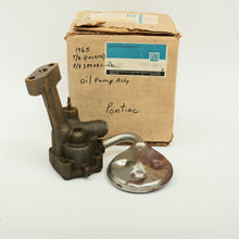 Load image into Gallery viewer, 65 1965 Pontiac T8 P8 Bonneville Catalina Tempest Oil Pump... GM 9779050 NOS