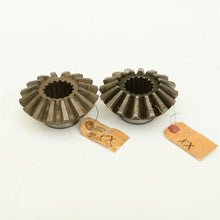 Load image into Gallery viewer, 41-47 Dodge WF WFM Trucks LOT of 2 Differential Side Gears 587538 587536 NOS