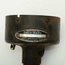 Load image into Gallery viewer, 40-48 Pontiac P8 P/8 Distributor Housing GM Delco 1878878 NOS