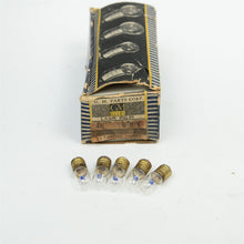 Load image into Gallery viewer, 32-36 Chevy 33-34 Pontiac Heater Radio Clock Bulbs Lot of 5 bulbs GM 119453 NOS