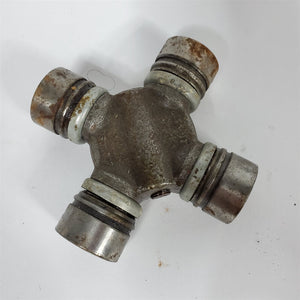 58-71 Dodge 1-1/2 & 2 Ton trucks Detriot Type U-Joint 53625-2 NORS