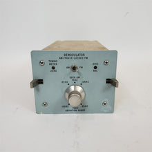 Load image into Gallery viewer, VTG Rare Demodulator AM/Phased-Locked FM L-711-B Defense Electronics for TR-711