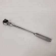 Load image into Gallery viewer, Vintage Champion Plug-Master Swivel Head Flex-Head Ratchet CT-405 3/8&quot;Drive