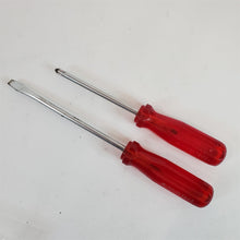 Load image into Gallery viewer, Set of 2 Screwdrivers RIDGID 1902 Phillips 1947 flat head Clear Red Handles