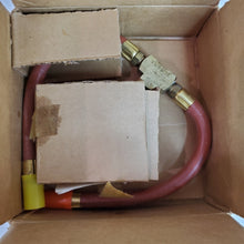 Load image into Gallery viewer, Fuel Pressure Gauge for M113/A1 &amp; M113/A2 APC J8151 NOS