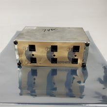 Load image into Gallery viewer, Hosa MFO-363 24-bit/48kHz Compatible Optical Patchbay for S/PDIF ADAT Lightpipe