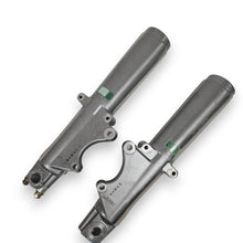 Load image into Gallery viewer, Lower Fork Legs for 85-99 Harley Davidson Road King Showa G561 R45833-97 L45826