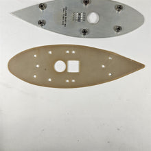 Load image into Gallery viewer, Vintage 1961 Original VHF Aircraft Fin Antenna 116-152 MHz Collins 37R-2