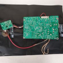 Load image into Gallery viewer, Vintage Original TRS-80 Model 4 CRT Analog Video Card 27483504 2830607-407