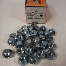 Load image into Gallery viewer, LOT of 30 7/16&quot; x 20 Wheel Lug Nuts Dorman 611-014