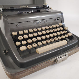 Vintage 1955 Portable Typewriter Royal Quiet De Luxe Model AC SN 3096134 Works
