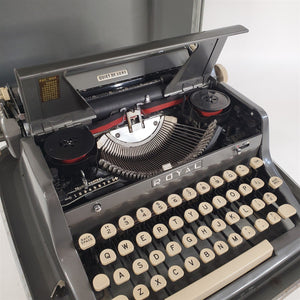 Vintage 1955 Portable Typewriter Royal Quiet De Luxe Model AC SN 3096134 Works