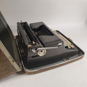 Vintage 1955 Portable Typewriter Royal Quiet De Luxe Model AC SN 3096134 Works