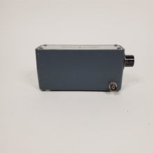 Load image into Gallery viewer, Agilent HP Keysight 355C 0.5 Watt 50 Ohms DC to 1000 MHz Coaxial VHF Attenuator