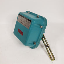 Load image into Gallery viewer, Honeywell Electro-Pneumatic Valve Positioner 870020-012-11-13-01-00-00 NOS