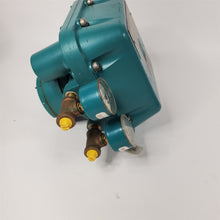 Load image into Gallery viewer, Honeywell Electro-Pneumatic Valve Positioner 870020-012-11-13-01-00-00 NOS