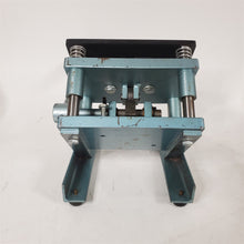 Load image into Gallery viewer, 7/8&quot; 22mm Square Punch Die Cutter for Graphic Badge | Button Maker | Photo Paper