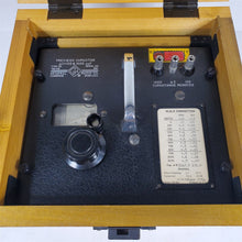 Load image into Gallery viewer, Vtg USN General Radio 722-MD Precision Capacitor 105 pf 1050 pf Excellent w/Case
