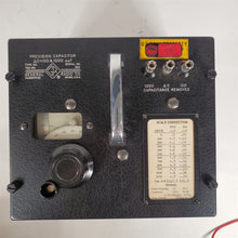 Load image into Gallery viewer, Vtg USN General Radio 722-MD Precision Capacitor 105 pf 1050 pf Excellent w/Case