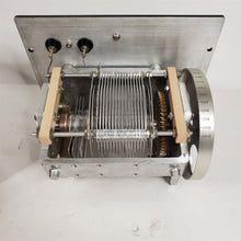 Load image into Gallery viewer, Vtg USN General Radio 722-MD Precision Capacitor 105 pf 1050 pf Excellent w/Case
