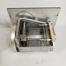 Load image into Gallery viewer, Vtg USN General Radio 722-MD Precision Capacitor 105 pf 1050 pf Excellent w/Case