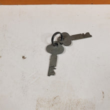 Load image into Gallery viewer, Vtg USN General Radio 722-MD Precision Capacitor 105 pf 1050 pf Excellent w/Case