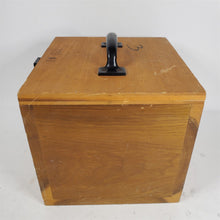 Load image into Gallery viewer, Vtg USN General Radio 722-MD Precision Capacitor 105 pf 1050 pf Excellent w/Case