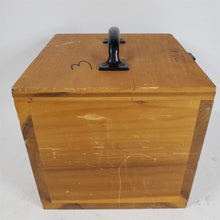 Load image into Gallery viewer, Vtg USN General Radio 722-MD Precision Capacitor 105 pf 1050 pf Excellent w/Case