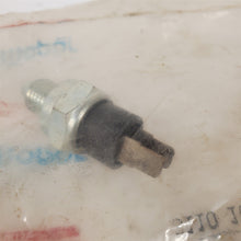 Load image into Gallery viewer, 84-91 Dodge 4WD Truck Ramcharger Hub Lock Indicator Switch MOPAR 4169634