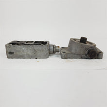 Load image into Gallery viewer, Original Sunbeam Alpine Twist On Oil Filter Housing Parts w/ Late Style OPRV