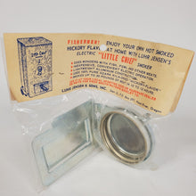 Load image into Gallery viewer, Luhr Jensen Egg Lug 2 oz Salmon Egg Dispenser NOS on Card