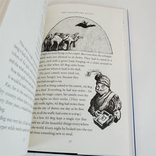 Load image into Gallery viewer, Lot of 4 Books: Necklace-Raindrops; Empereror's New Clothes; Through The Gate...
