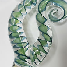 Load image into Gallery viewer, Payton Flameworks Curl with Swirls handblown glass bottle stopper