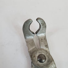 Load image into Gallery viewer, Vintage K-D No. 425 Lamp Bulb Plier Tempered Steel