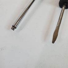 Load image into Gallery viewer, VTG 2 Snap-On Black Handle Driver S-8698 7/64&quot; Square &amp; SPP-46 Flat Screwdriver