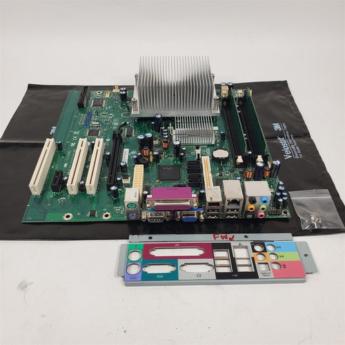 Intel Desktop Motherboard w/Intel Pentium D 2.8 GHz CPU, I/O Shield 2GB D945GBI
